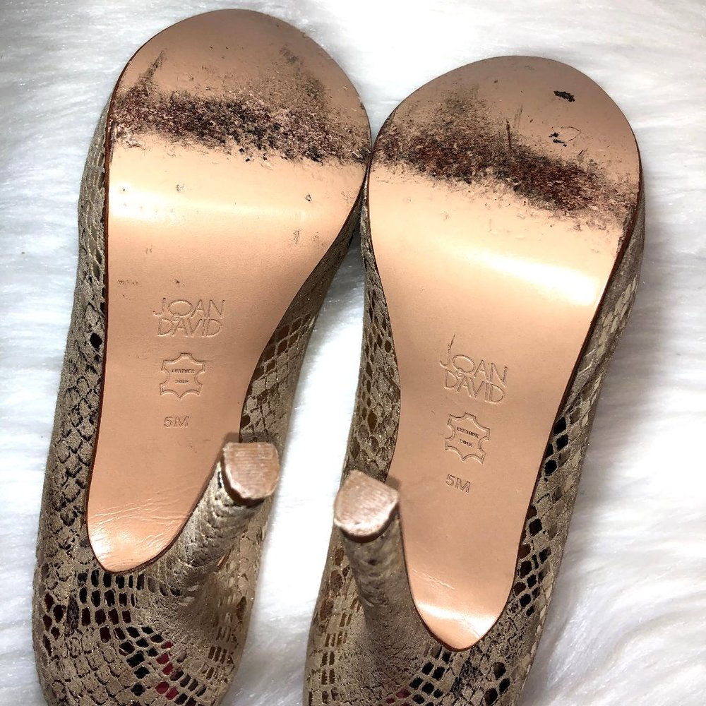Joan & David Metallic Gold Pump - Picture 5 of 6